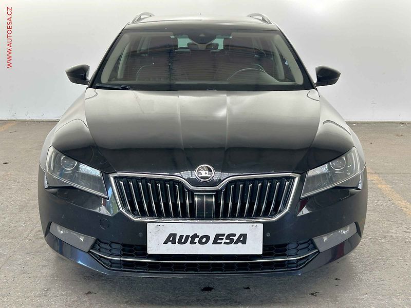 Škoda Superb (2015) 2.0TDi, 1.maj, L&K, DSG - fotka 2 z 17