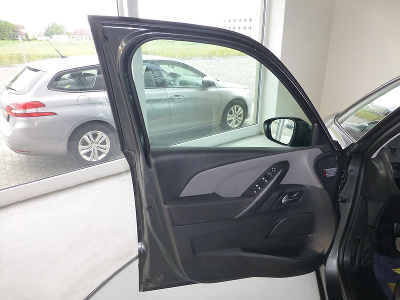 Citroën C4 Picasso (2016) 1.6HDI-88KW*PARK.S**NAVIG**ALU - fotka 9 z 27