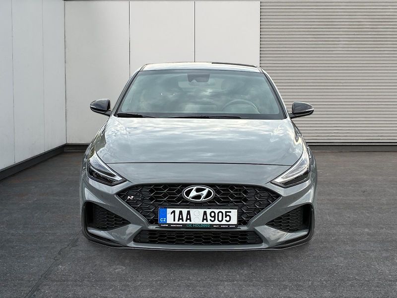 Hyundai i30 (2023) N LINE 1.5T-GDI 118kW CZ DPH - fotka 2 z 11