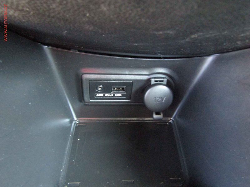 Hyundai ix20 (2013) 1.4 CVVT, ČR, servis.kniha - fotka 15 z 19
