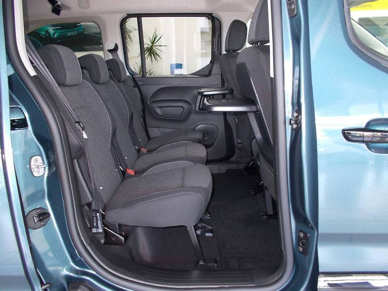 Opel Combo (2026) Elegance Plus L2H1 1.5 CDTI (9 - fotka 21 z 35