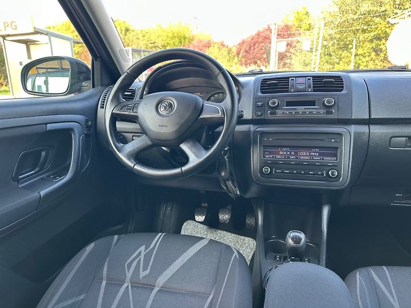 Škoda Fabia (2013) 1.2TSi VÝHŘEV SED.DIGI. KLIMA - fotka 9 z 16