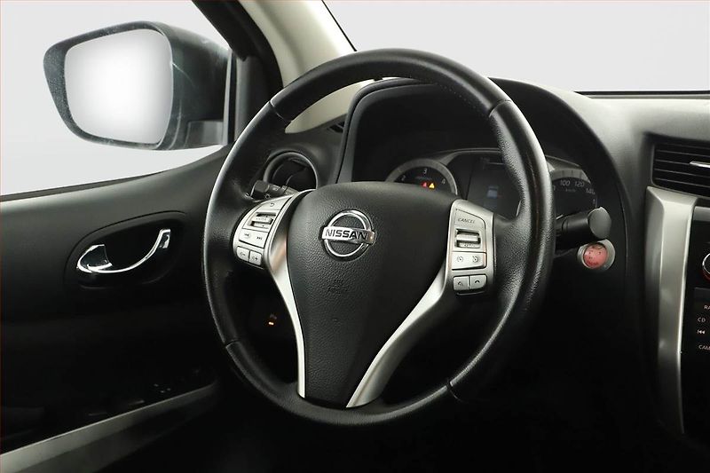Nissan Navara (2019) 2.3 dCi, Navigace, Xenony - fotka 11 z 27