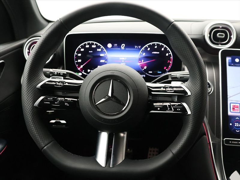 Mercedes-Benz GLC 2,0 300 4Matic AMG CZ 1Maj - fotka 19 z 41
