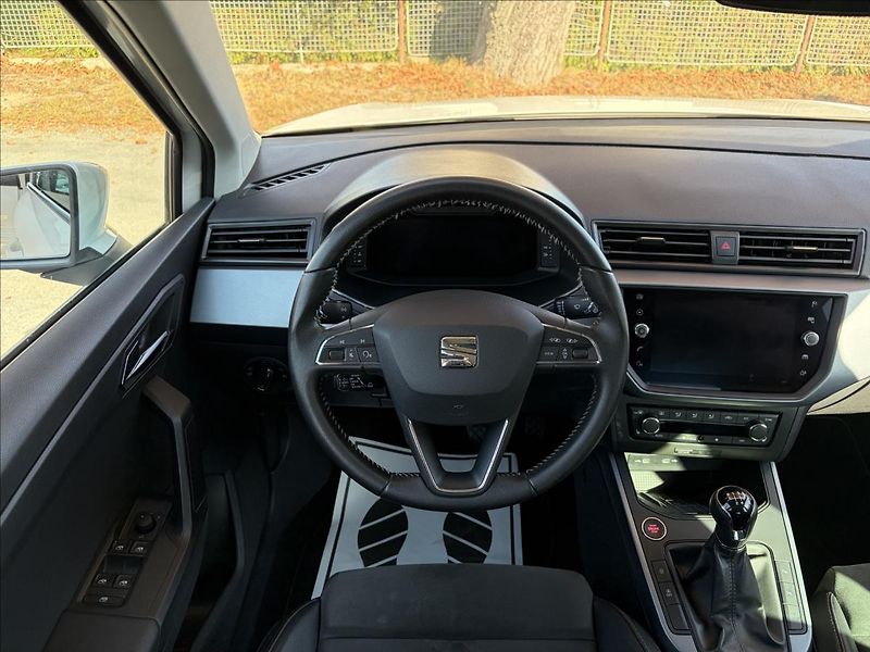 Seat Arona 1,0 TSi DPH  ParkPilot,LED,Kes - fotka 16 z 50
