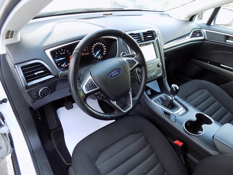 Ford Mondeo (2019) 2.0TDCi/Trend/LED/DPH/ - fotka 13 z 45