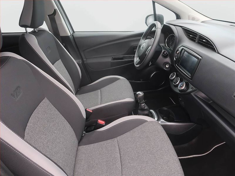 Toyota Yaris (2020) 1.5 Dual VVT-i, Serv.kniha - fotka 9 z 18