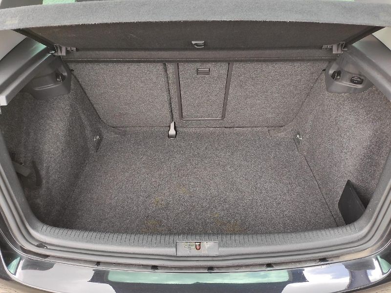 Volkswagen Golf (2008) R LINE 1.4 TSI 90 kW MAN6 - fotka 6 z 33