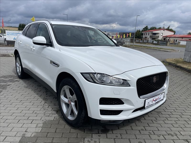 Jaguar F-Pace 3,0 d 221kw AWD Aut. DPH - fotka 6 z 33