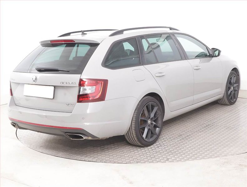 Škoda Octavia (2017) RS 2.0 TSI - fotka 5 z 16