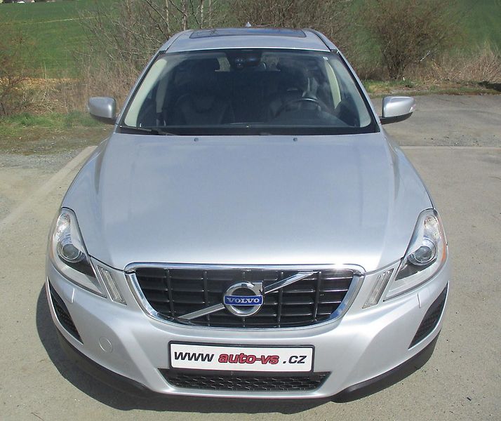 Volvo XC60 2.4 D5*AWD*NAVI*198 tkm*SUMMUM - fotka 4 z 56