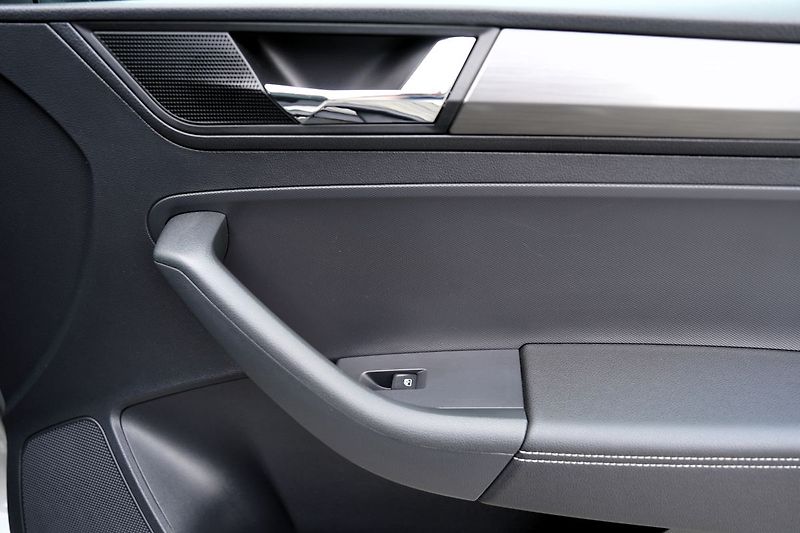 Škoda Rapid 1.0 TSI  Style, manuál, ČR - fotka 21 z 39