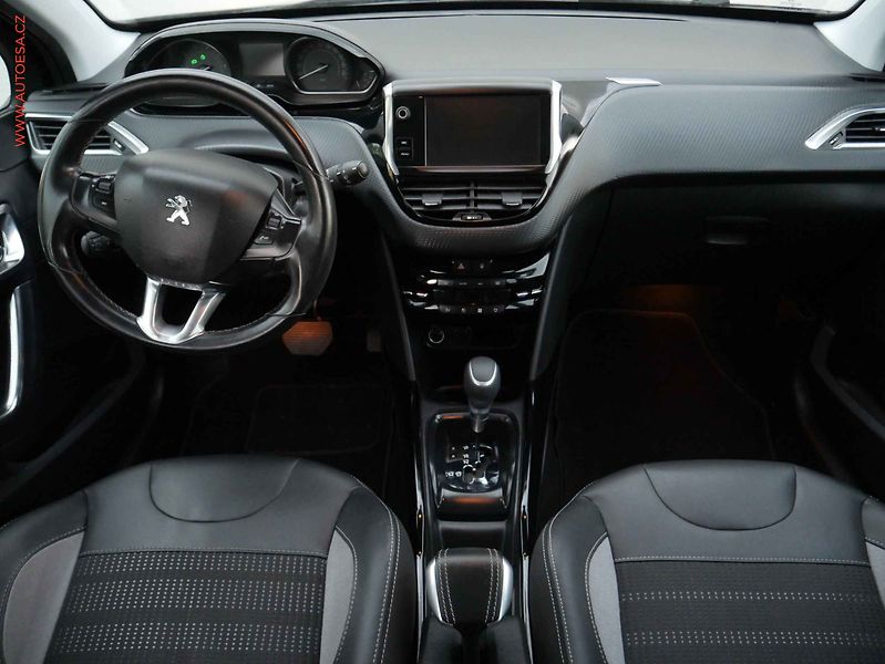 Peugeot 2008 (2016) 1.2 PT, AT, autoAC - fotka 7 z 19