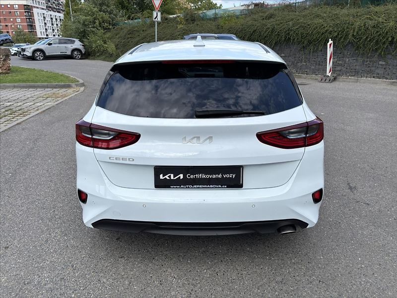 Kia Ceed 1,5 TGDi AT TOP ZÁRUKA CARPLAY - fotka 4 z 42
