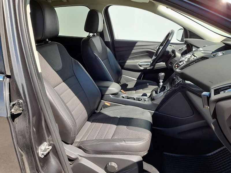 Ford Kuga 1.5 EcoBoost 110KW TITANIUM - fotka 16 z 20