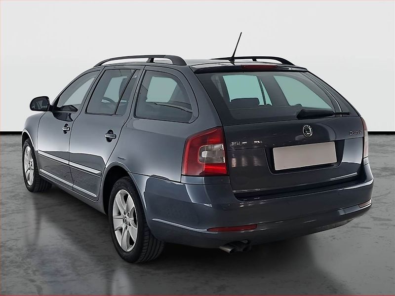 Škoda Octavia (2012) Elegance 1.4 TSI, Tempomat - fotka 4 z 19