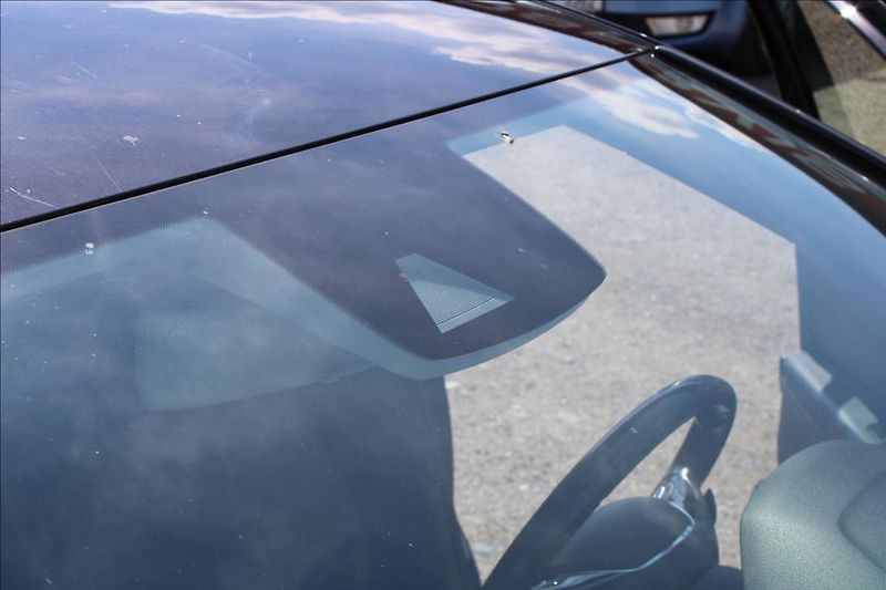 Volkswagen Golf 2,0 TDi  XENONY, AUTOMAT - fotka 27 z 32