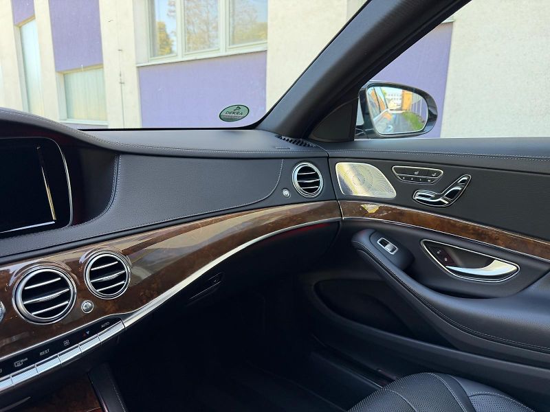 Mercedes-Benz Třídy S S500L 4-matic AMG /servis /  - fotka 33 z 36
