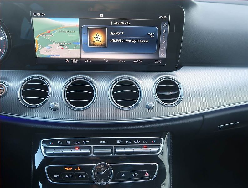 Mercedes-Benz Třídy E (2018) E 220 d 4MATIC - fotka 12 z 17