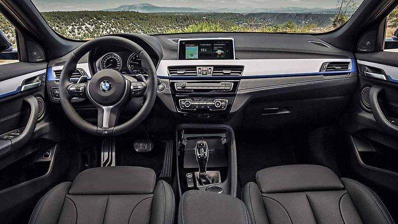 BMW X2.