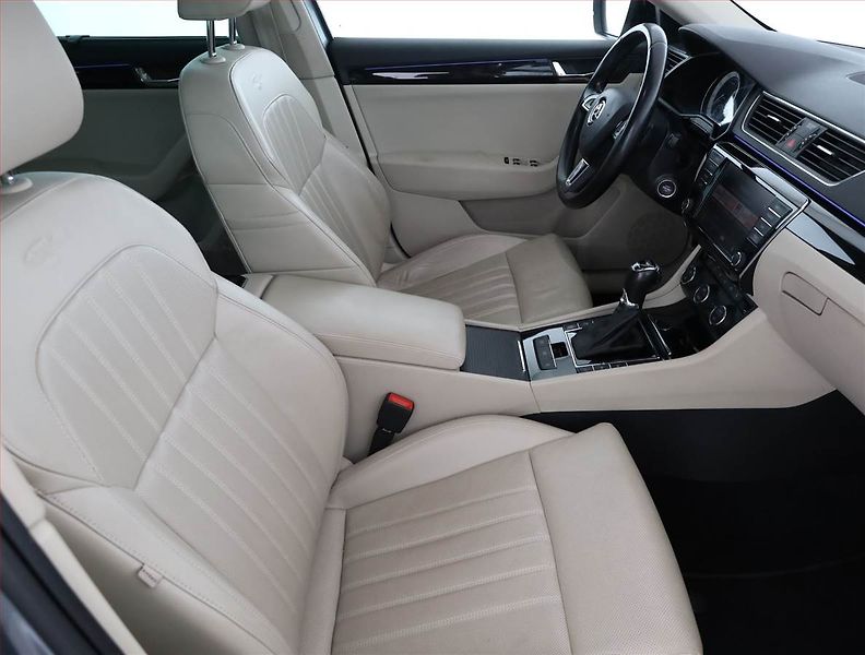 Škoda Superb (2015) Laurin&Klement 2.0 TSI, 4X4 - fotka 7 z 21