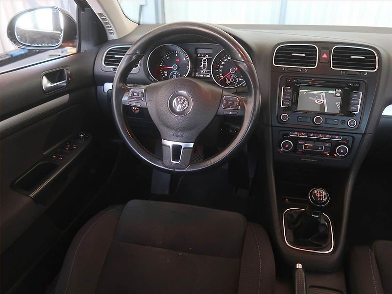 Volkswagen Golf (2013) Highline 2.0 TDI, Serv.kniha - fotka 7 z 17
