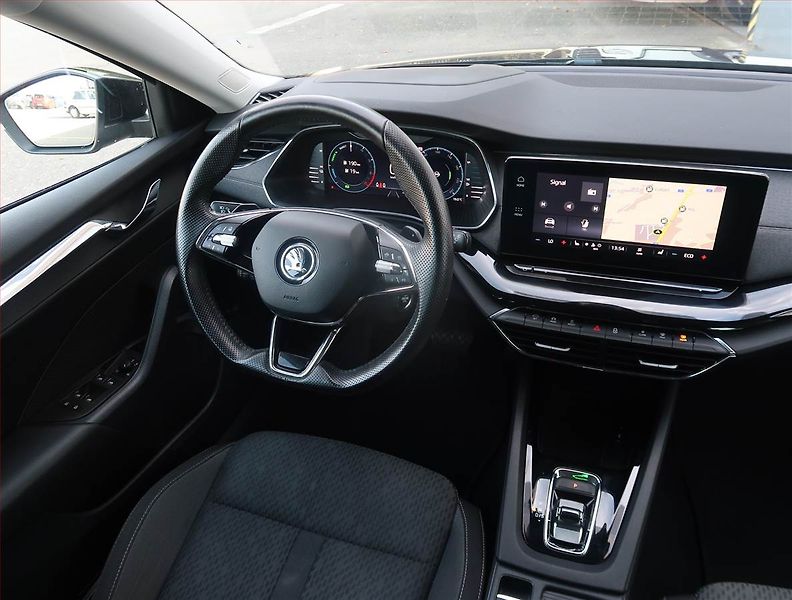 Škoda Octavia (2021) Ambition Plus 1.4 TSI iV - fotka 7 z 30