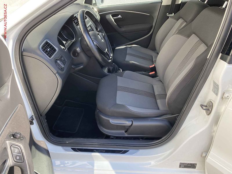 Volkswagen Polo (2017) 1.2 TSi, Allstar, park. čidla - fotka 9 z 17