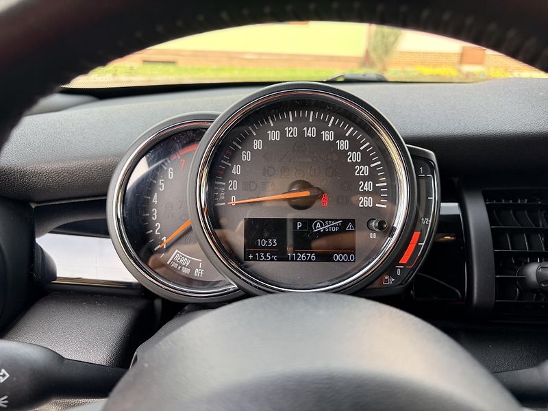 Mini Cooper 1.5 TURBO 100kW LED REZERVACE - fotka 18 z 38