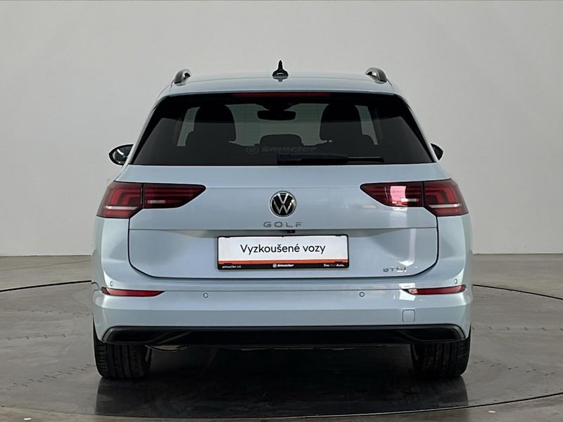 Volkswagen Golf Life DSG - fotka 17 z 29