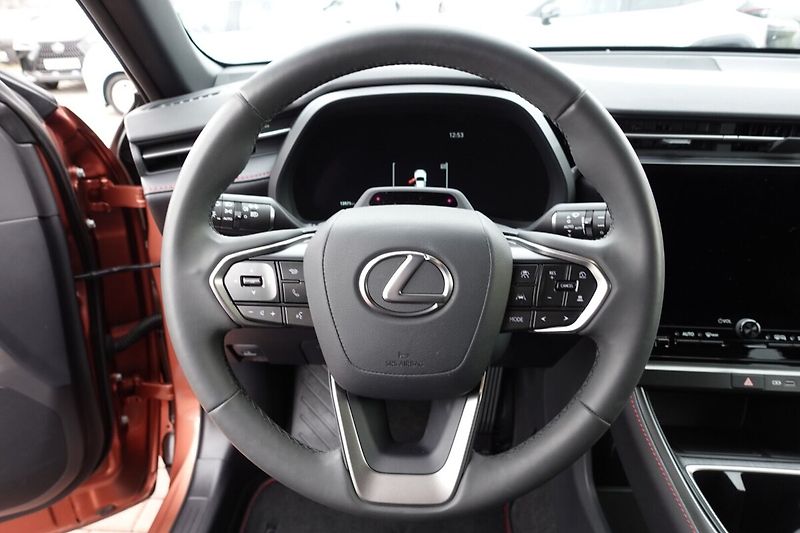 Lexus LBX 1,5 HEV Emotion Tech FWD - fotka 19 z 33