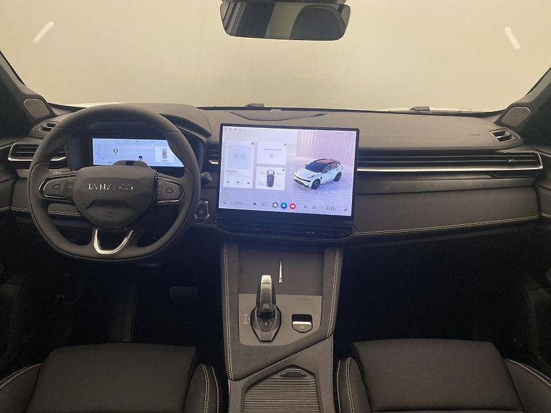 Lynk & Co 01 (2025) MORE PHEV - fotka 2 z 59
