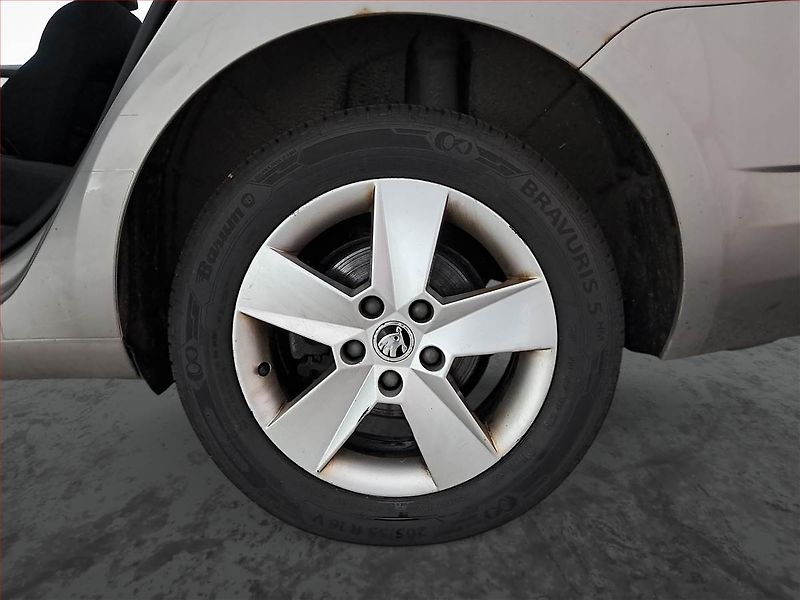 Škoda Octavia (2013) 2.0 TDI, 4X4, Xenony - fotka 14 z 20