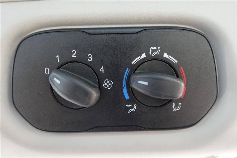 Ford Transit 2,0 TDCI  L3H2 9MÍST BUS KLIMA - fotka 28 z 29