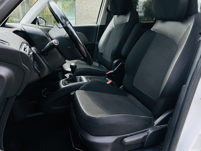 Citroën Grand C4 Picasso 2.0HDi MAN 7MÍST SERVISKA TAŽN - fotka 29 z 47