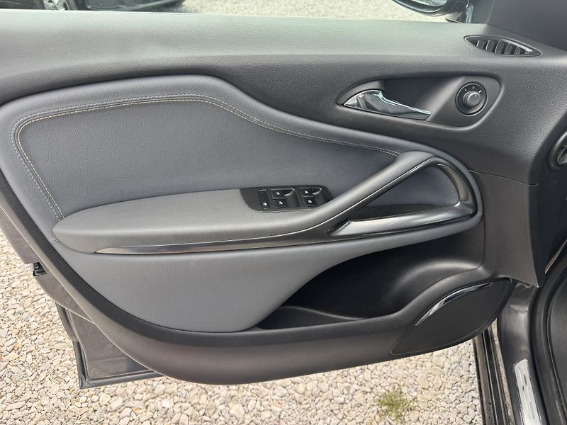 Opel Zafira (2012) TOURER 1.4T,7MÍST,2SADY KOL - fotka 16 z 40
