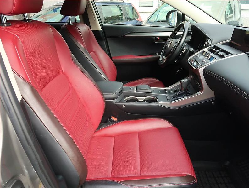 Lexus NX 300h (2018) Prestige 300h - fotka 9 z 16