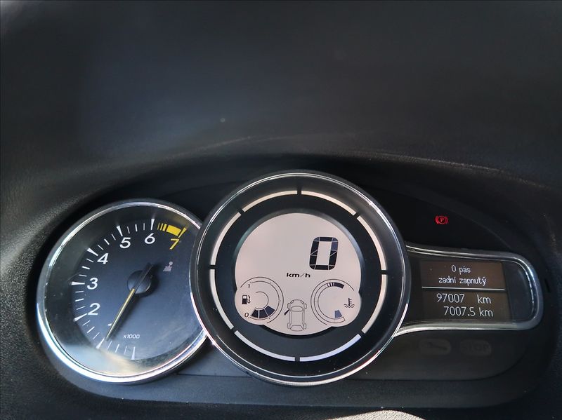 Renault Mégane 1,2 TCe,85kW,1majČR,Limited - fotka 11 z 21