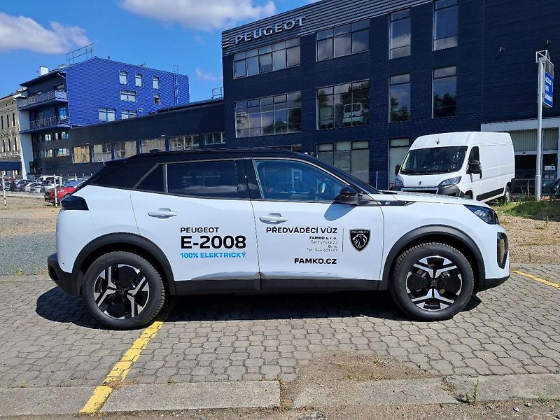 Peugeot 2008 GT Elektromotor 115 kW (Bateri - fotka 4 z 16