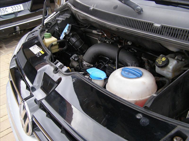 Volkswagen Caravelle 2,0   LONG  DSG po servisu 103 - fotka 36 z 38