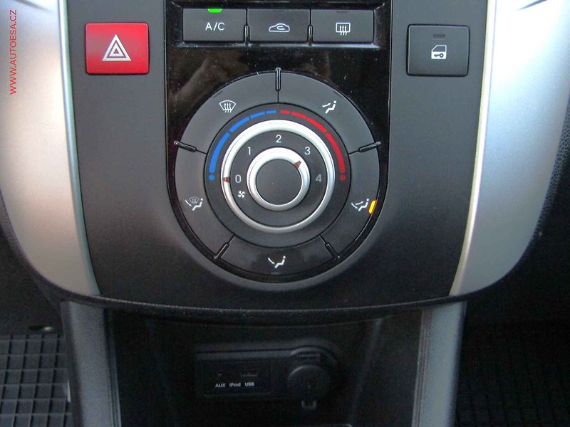 Kia Venga (2012) 1.4 i, ČR - fotka 13 z 15