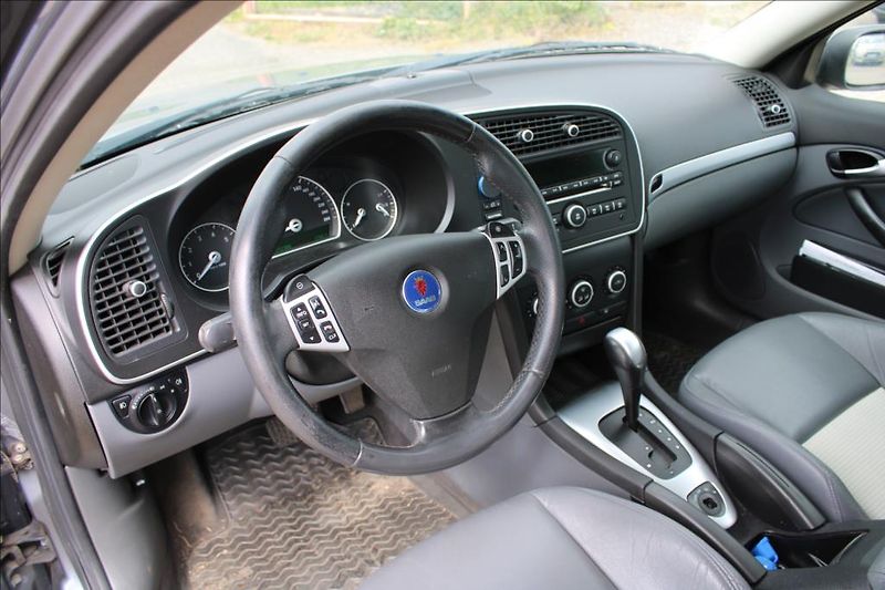 Saab 9-3 2,0 i  AUTOMAT, KLIMA - fotka 10 z 28