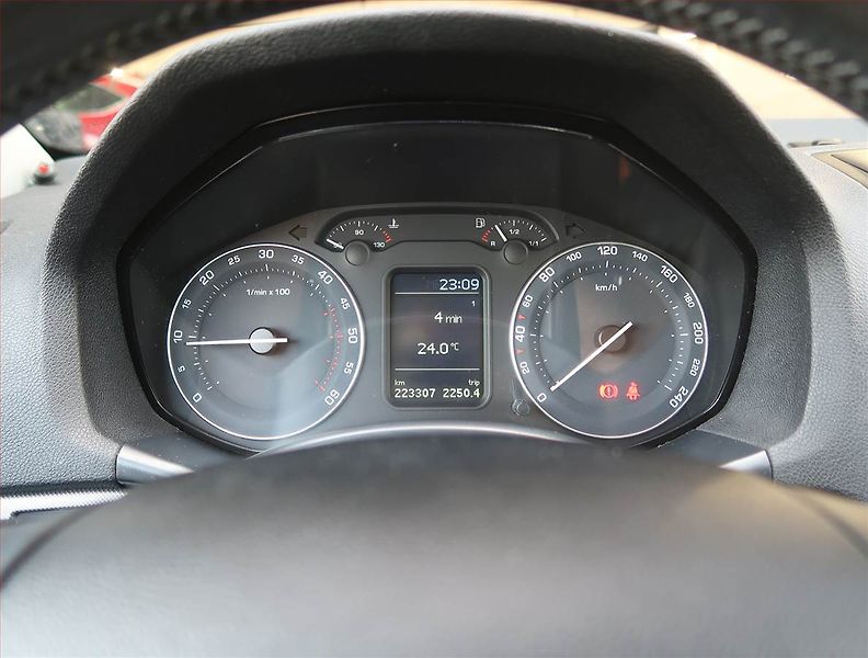 Škoda Octavia (2008) 1.9 TDI, po STK, dobrý stav - fotka 11 z 16