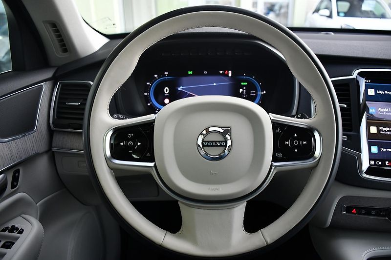 Volvo XC90 T8 AWD RECHARGE 7MÍST 1M  - fotka 22 z 38