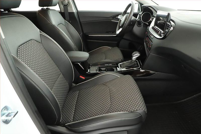 Kia XCeed (2025) 1.5 T-GDI, TOP, AUTOMAT - fotka 7 z 20