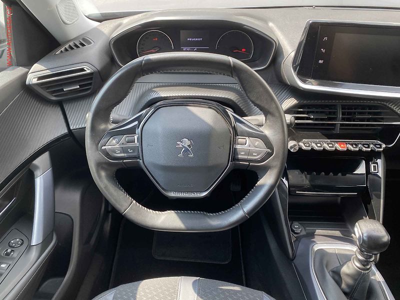 Peugeot 2008 (2020) 1.2PT, Allure, TZ, navi - fotka 11 z 17