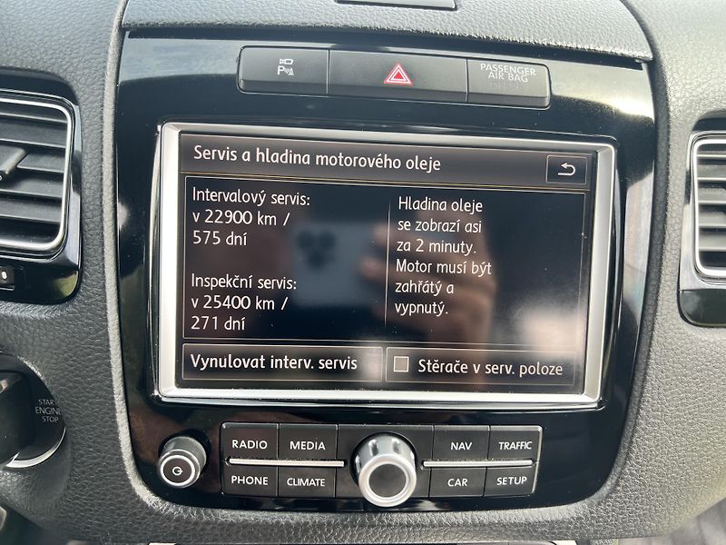 Volkswagen Touareg 3.0TDI 180KW,TZ,KůŽE,ROZVODY!! - fotka 41 z 52