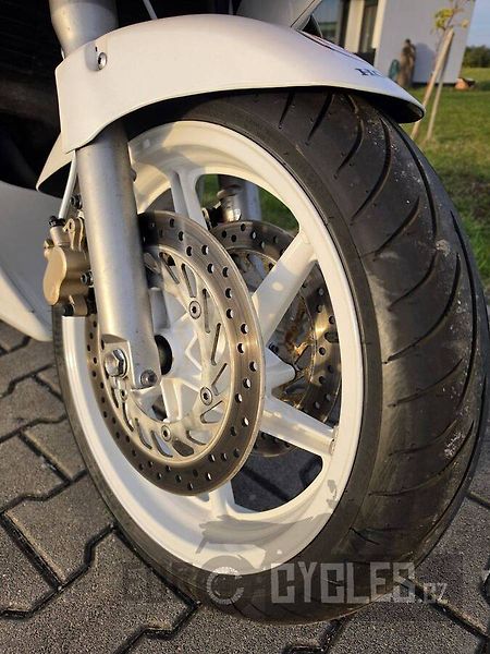 Honda VFR 750 F (1993) - fotka 9 z 14