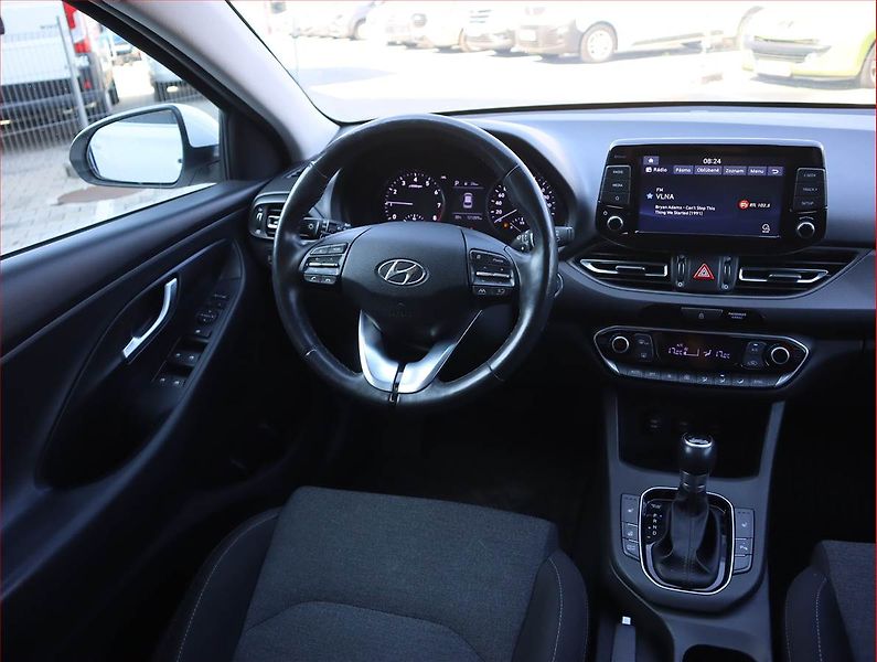 Hyundai i30 (2022) Family 1.0 T-GDI, Automat - fotka 7 z 20
