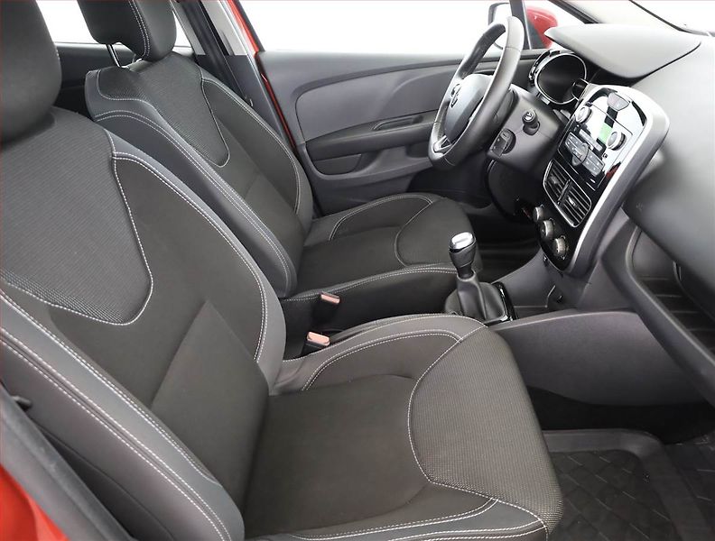 Renault Clio (2017) 1.2 16V, Tempomat - fotka 7 z 16